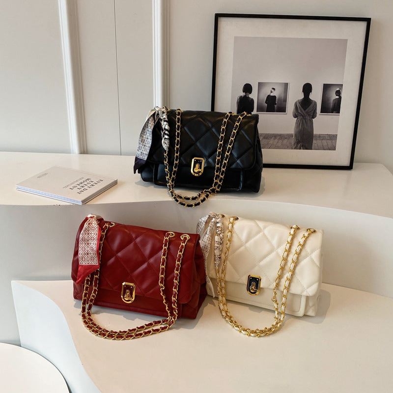 BENPAOLV 2025 Fashion classic embroidery thread rhombus small square bag texture chain shoulder bag new small fragrant style large capacity simple messenger
