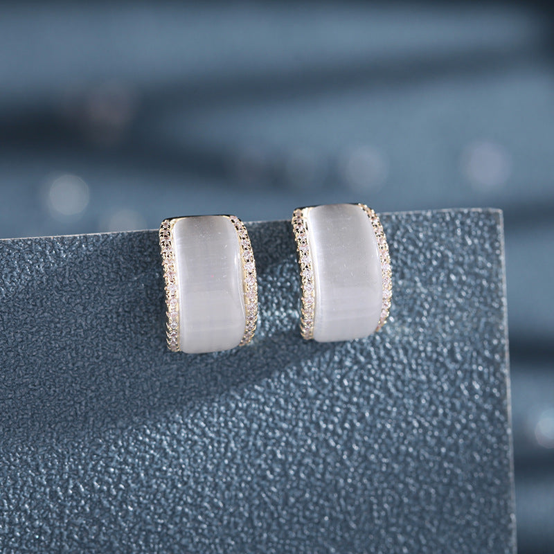2025 new earrings simple temperament small earrings small fresh retro earrings women's opal geometric studs